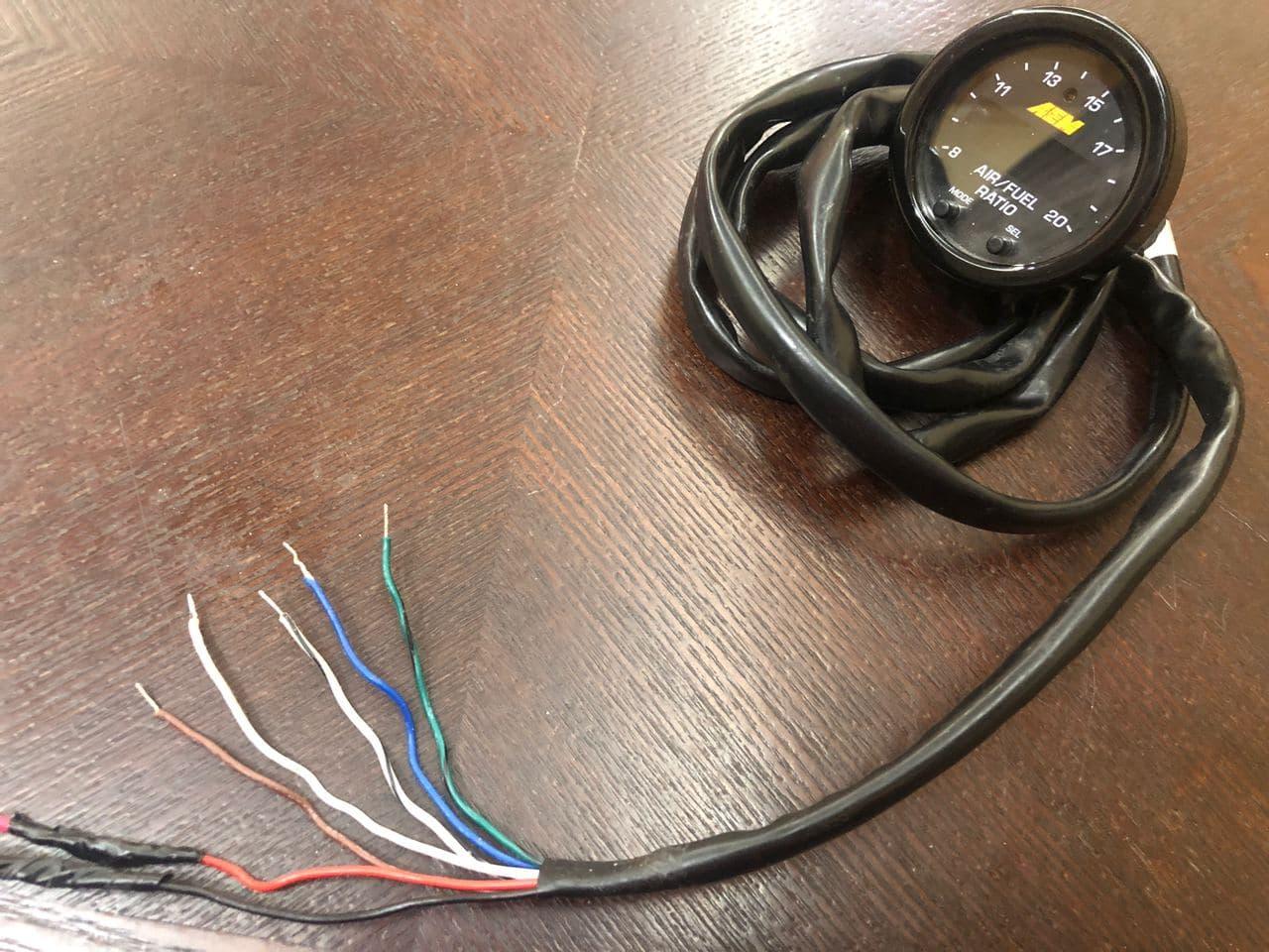 AEM 30-0300 wideband gauge with 7 wires